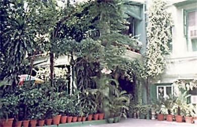 Fairlawn Hotel Kolkata Exterior photo